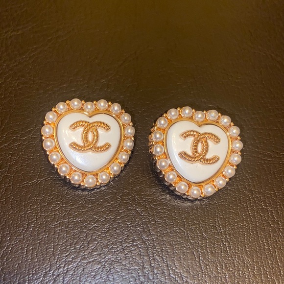 CHANEL Accessories - White Gold Heart Mini Pearl Trim Chanel buttons